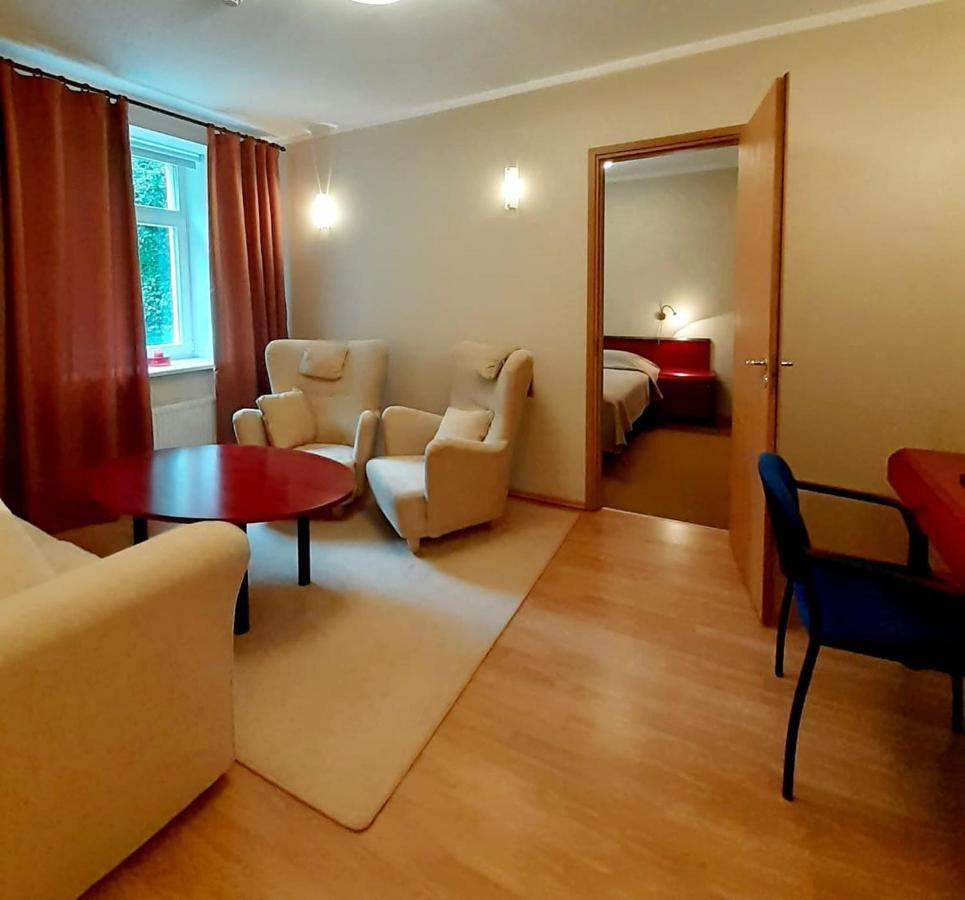 Hotel Kuelalistemaja Kukruse Residents à Kohtla-Järve Extérieur photo